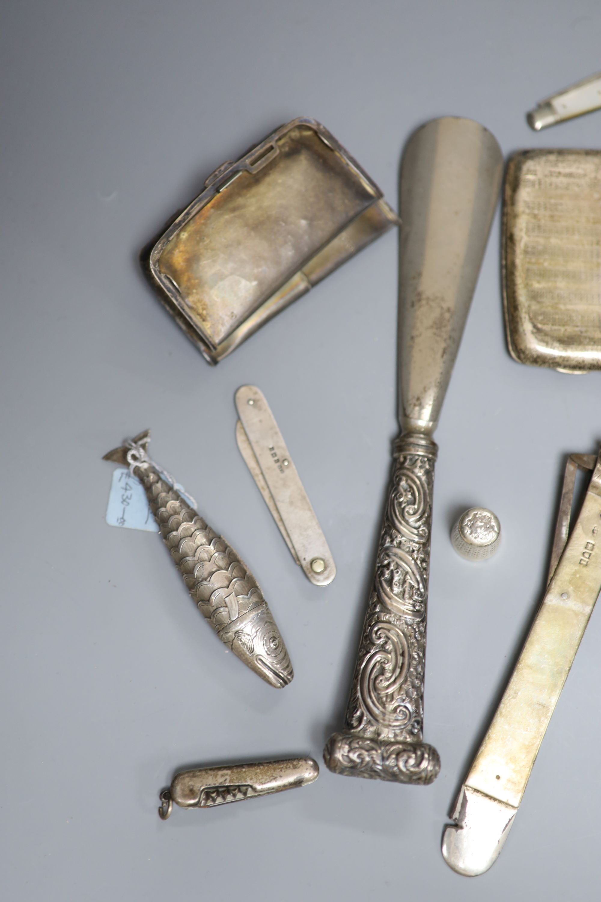 Mixed small silver, white metal and other items including vesta cases, fruit and pocket knives, filigree bodkin case, etc.